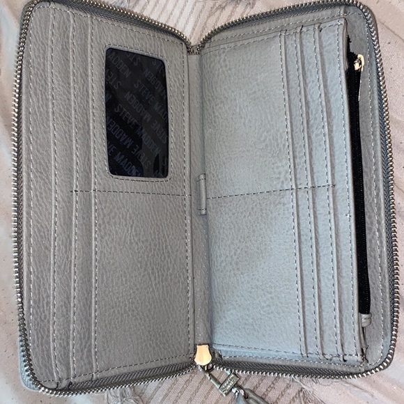 NEW & NEVER USED STEVE MADDEN HAND WALLET - Picture 3 of 3
